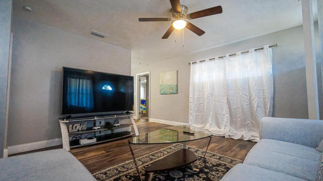 Elegant Cozy Oasis On A Traffic Free Street Βίλα Κλιαργουότερ Εξωτερικό φωτογραφία