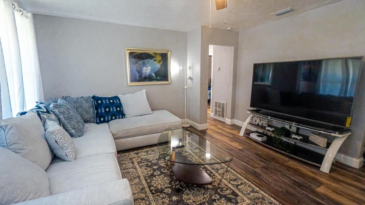 Elegant Cozy Oasis On A Traffic Free Street Βίλα Κλιαργουότερ Εξωτερικό φωτογραφία